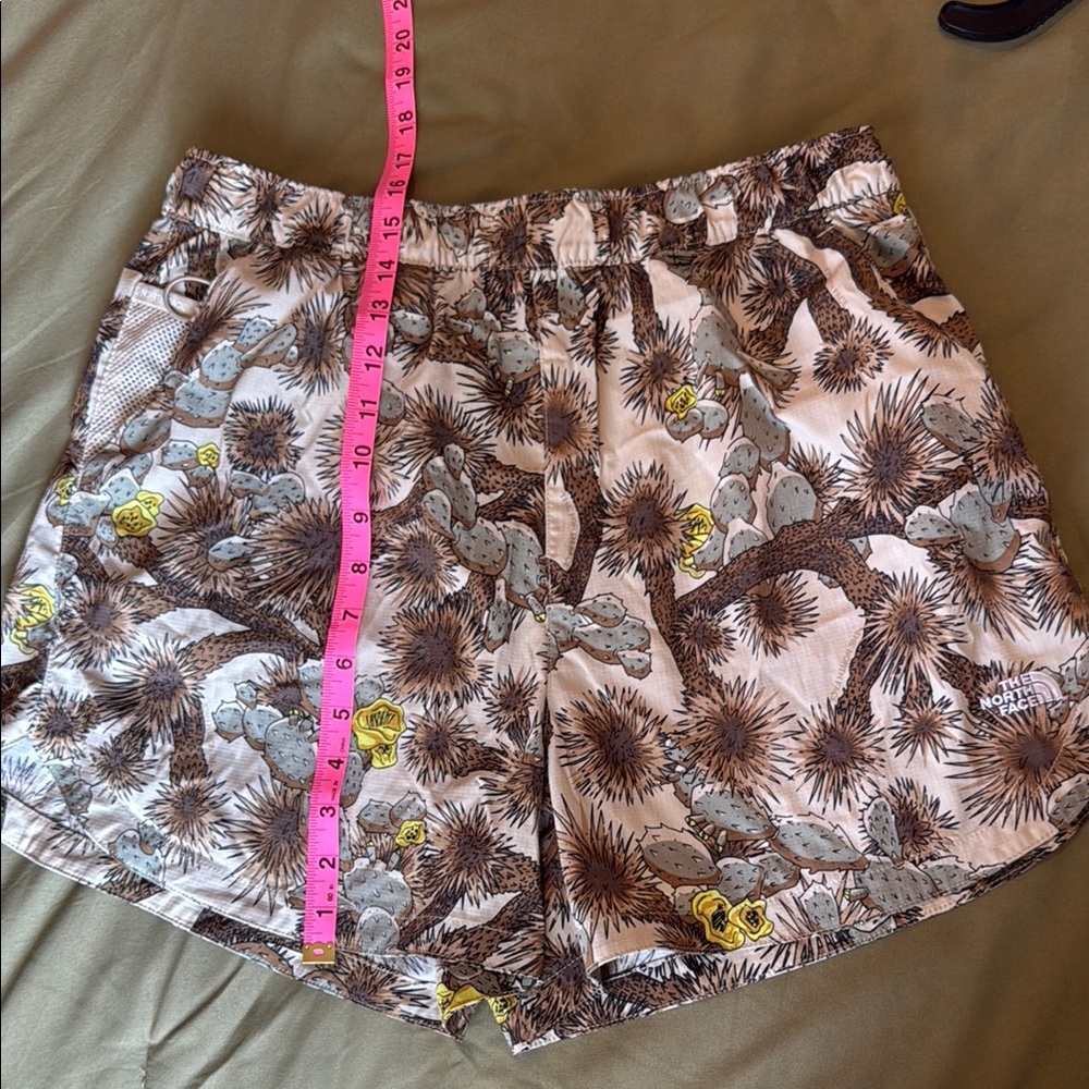The North Face Women's Brown Floral Athletic Shorts